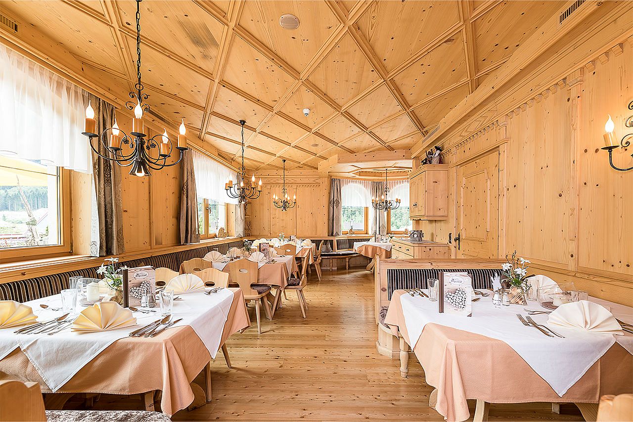 Hotel Bergcristall sala da pranzo Hotel Bergcristall sala da pranzo